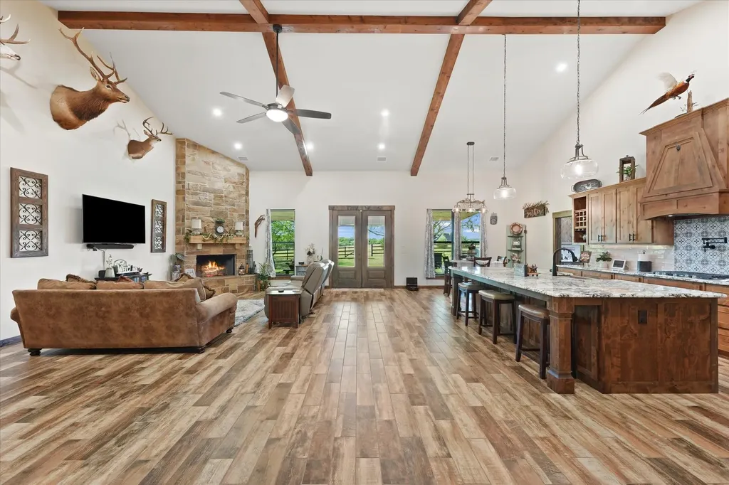 9861 Fm-66 Maypearl TX 76064