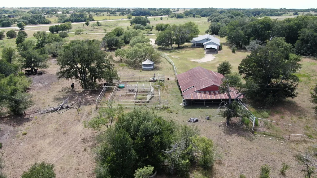 10047 E State Highway 36 Jonesboro TX 76538