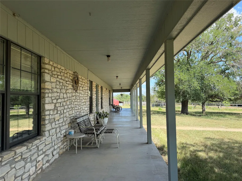10047 E State Highway 36 Jonesboro TX 76538