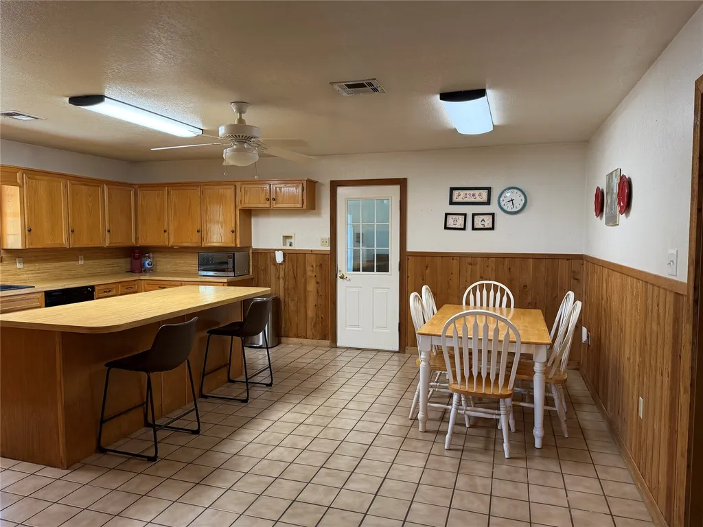 10047 E State Highway 36 Jonesboro TX 76538