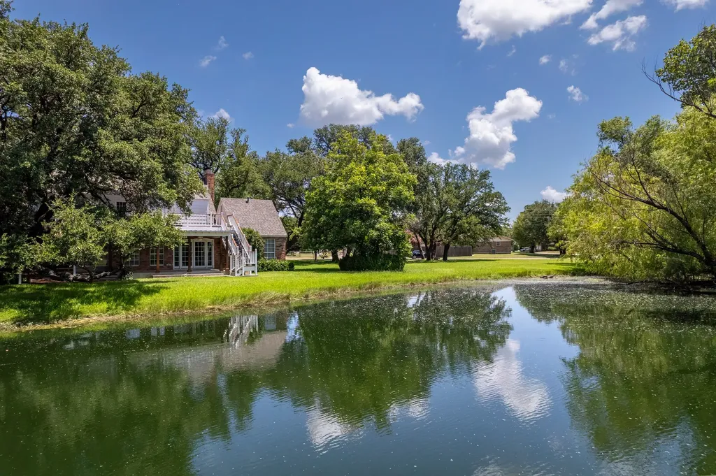4501 River Oaks Drive Brownwood TX 76801