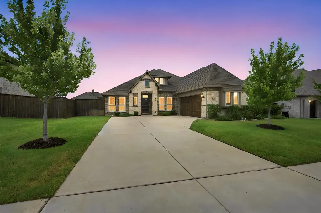 466 Summer Grove Drive Midlothian TX 76065