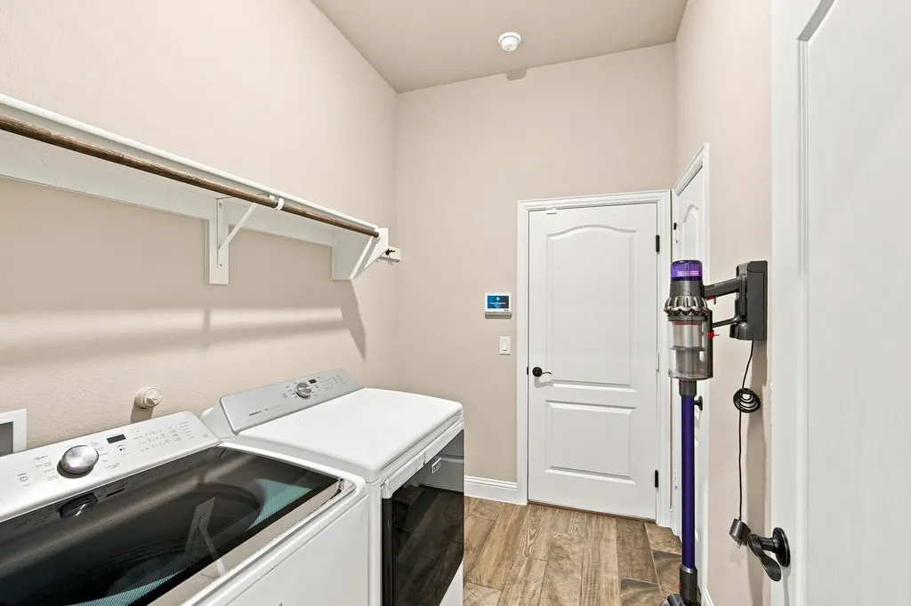 466 Summer Grove Drive Midlothian TX 76065