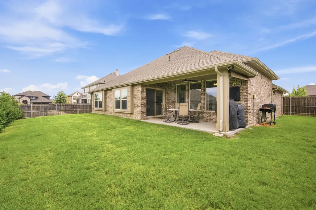 466 Summer Grove Drive Midlothian TX 76065