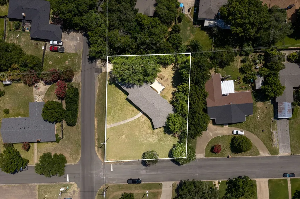 627 Bellaire Drive Woodway TX 76712