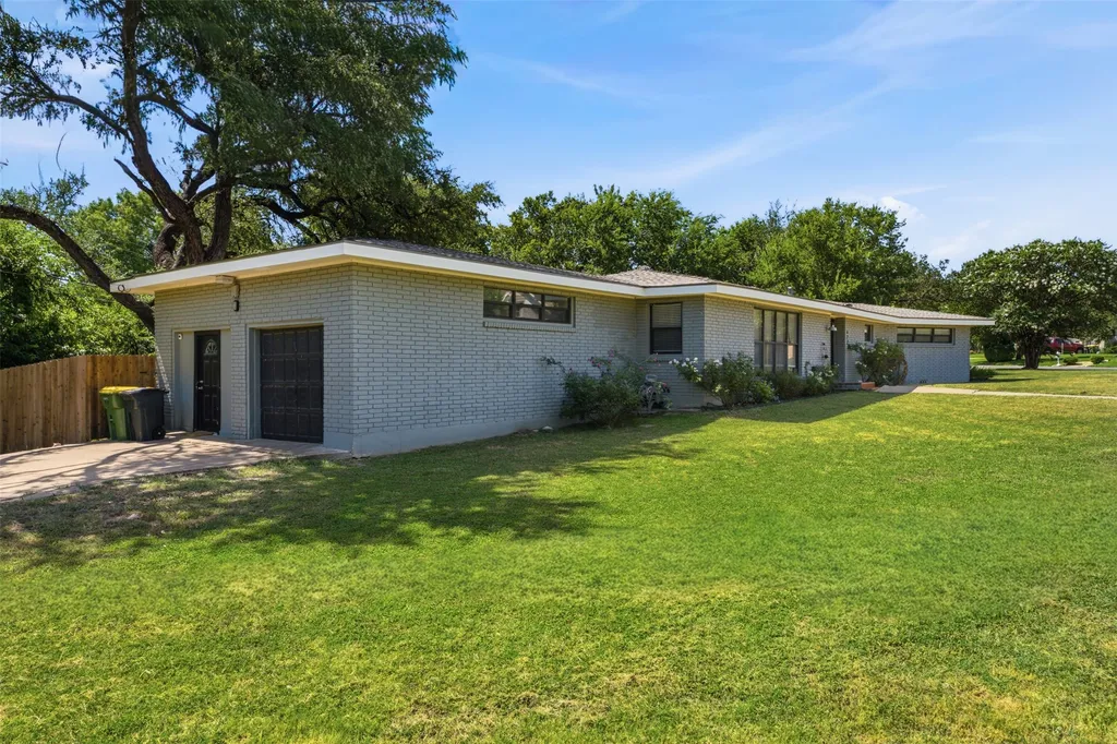 627 Bellaire Drive Woodway TX 76712