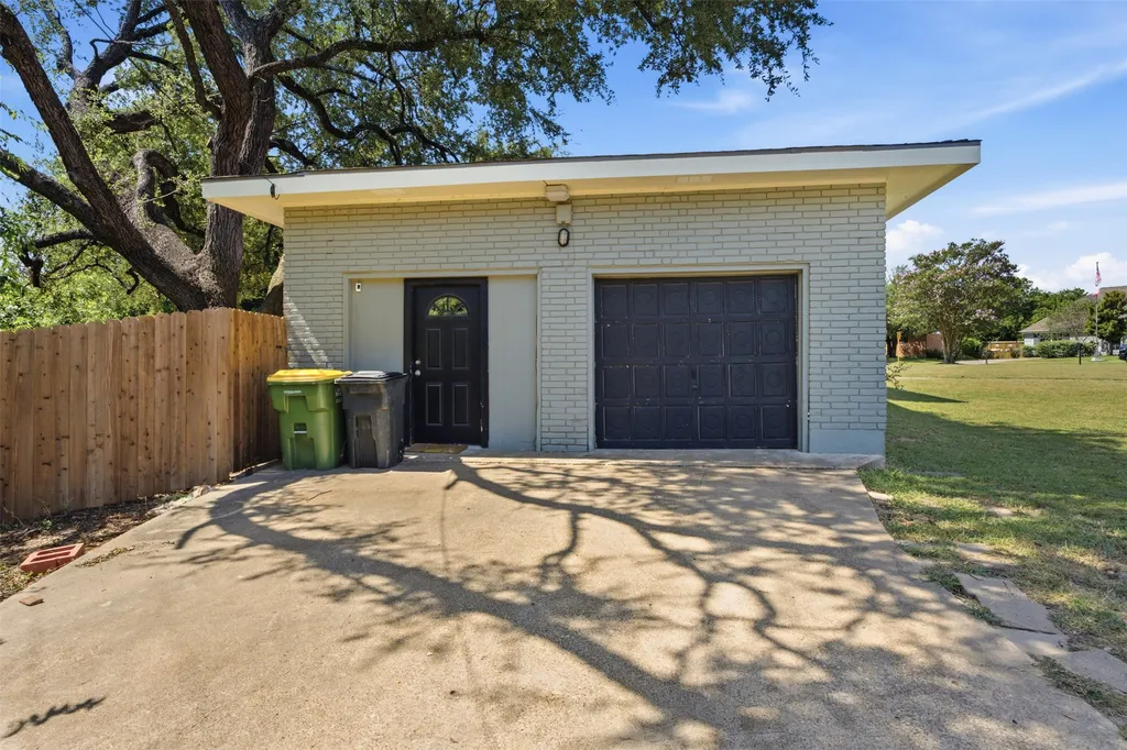 627 Bellaire Drive Woodway TX 76712