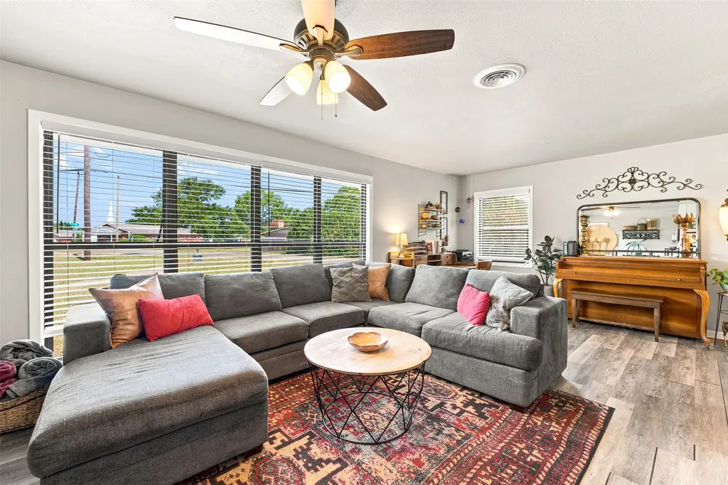 627 Bellaire Drive Woodway TX 76712