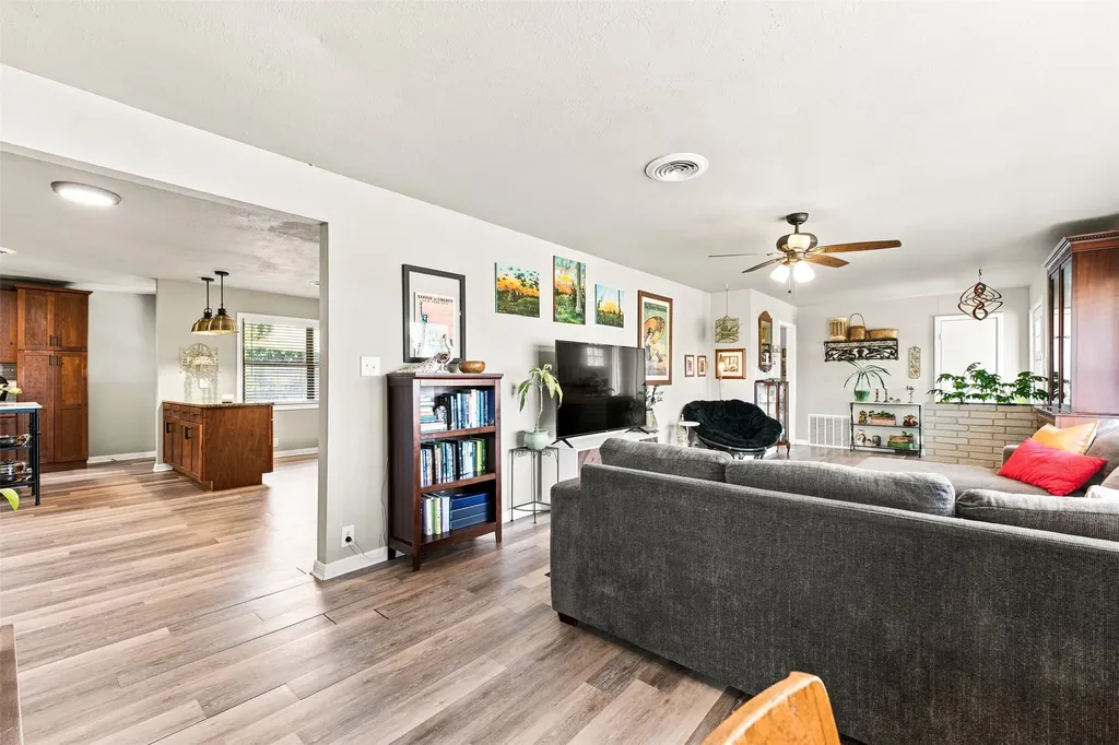 627 Bellaire Drive Woodway TX 76712