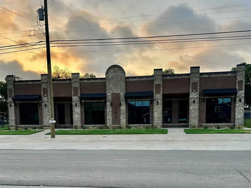 204 N Main Street Joshua TX 76058