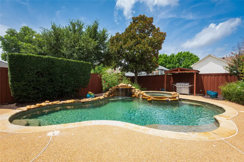 620 Sierra Vista Allen TX 75002