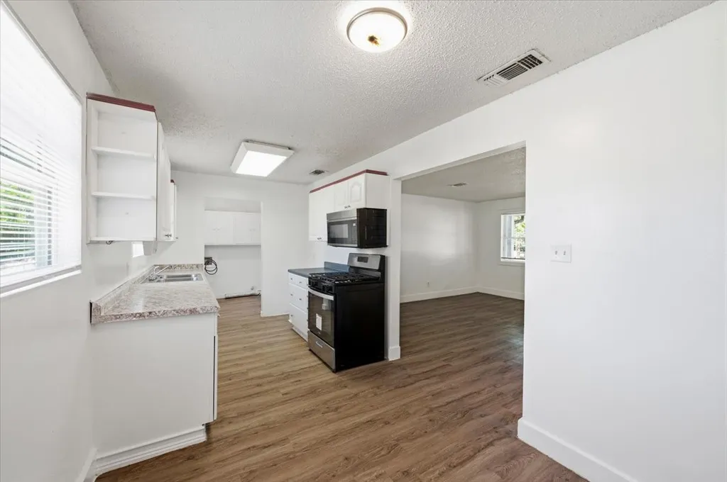 104 Parker Street Italy TX 76651