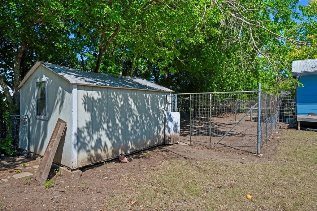 104 Parker Street Italy TX 76651