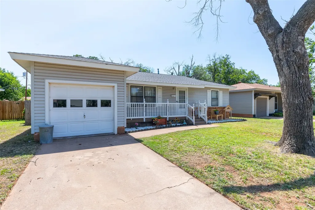 741 Briarwood Street Abilene TX 79603