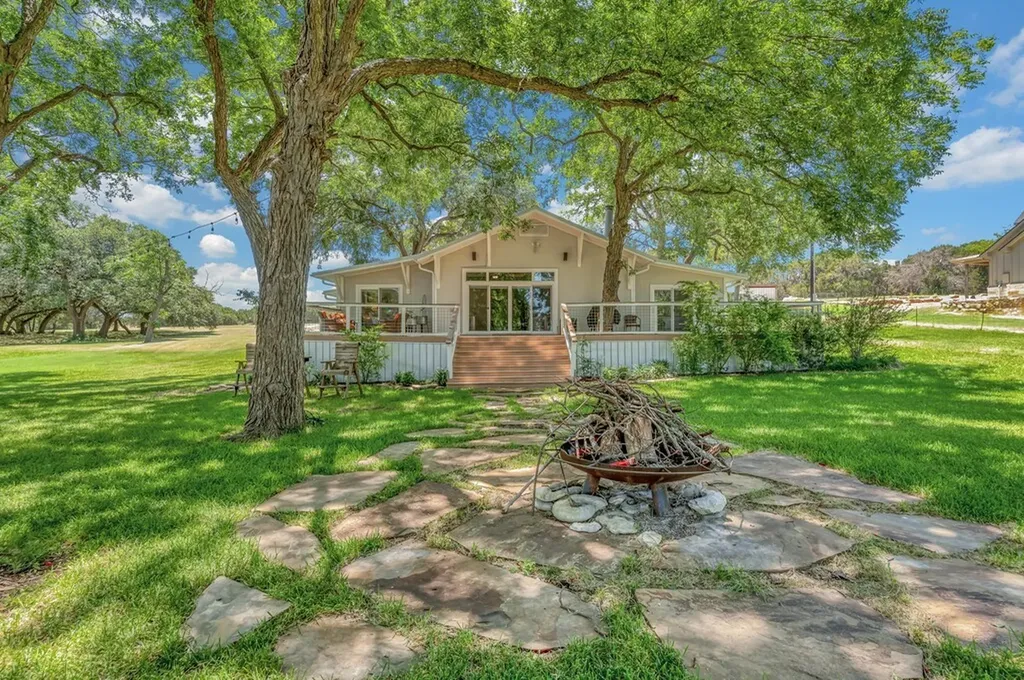 5819 Fm 56 Clifton TX 76634
