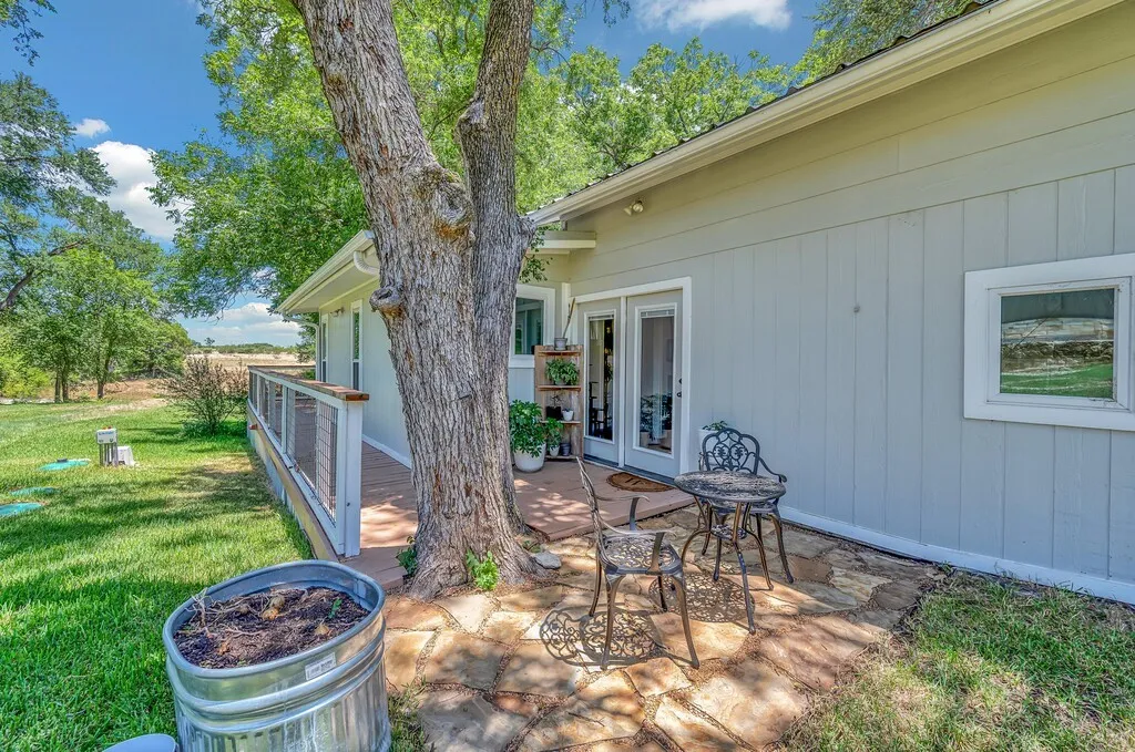 5819 Fm 56 Clifton TX 76634