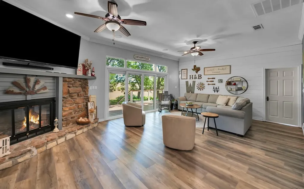 5819 Fm 56 Clifton TX 76634