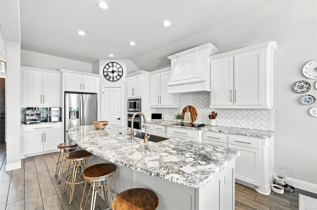 205 Canterbury Court Midlothian TX 76065