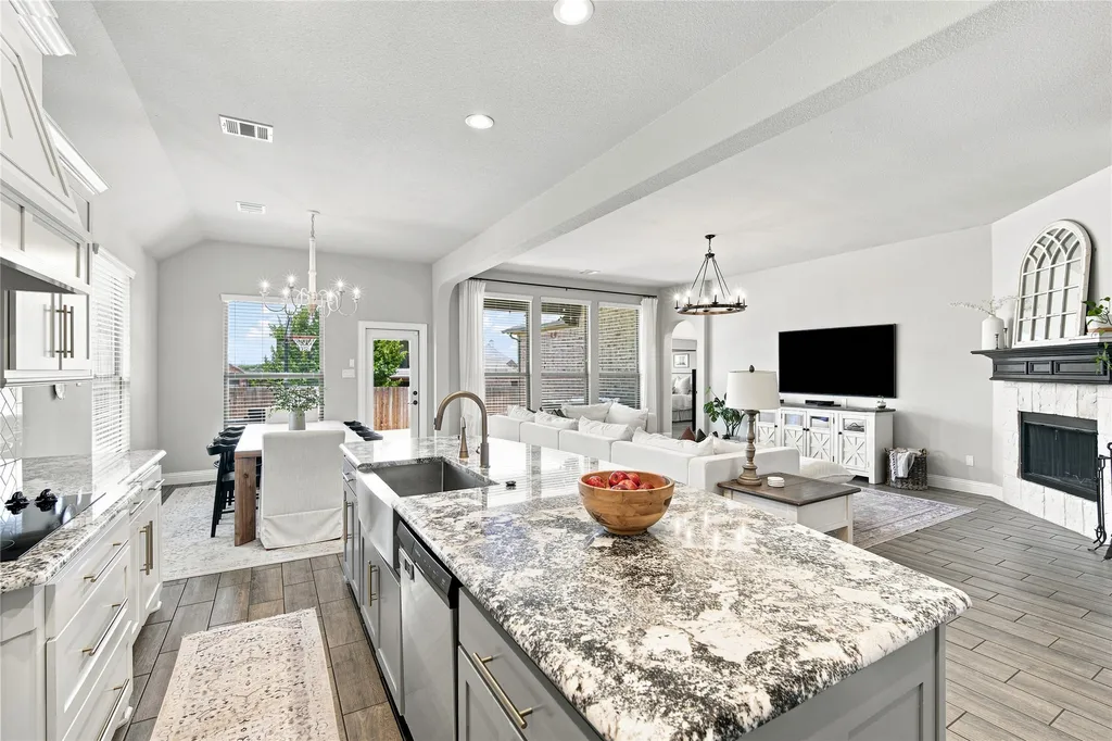 205 Canterbury Court Midlothian TX 76065