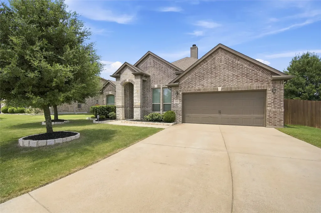 205 Canterbury Court Midlothian TX 76065