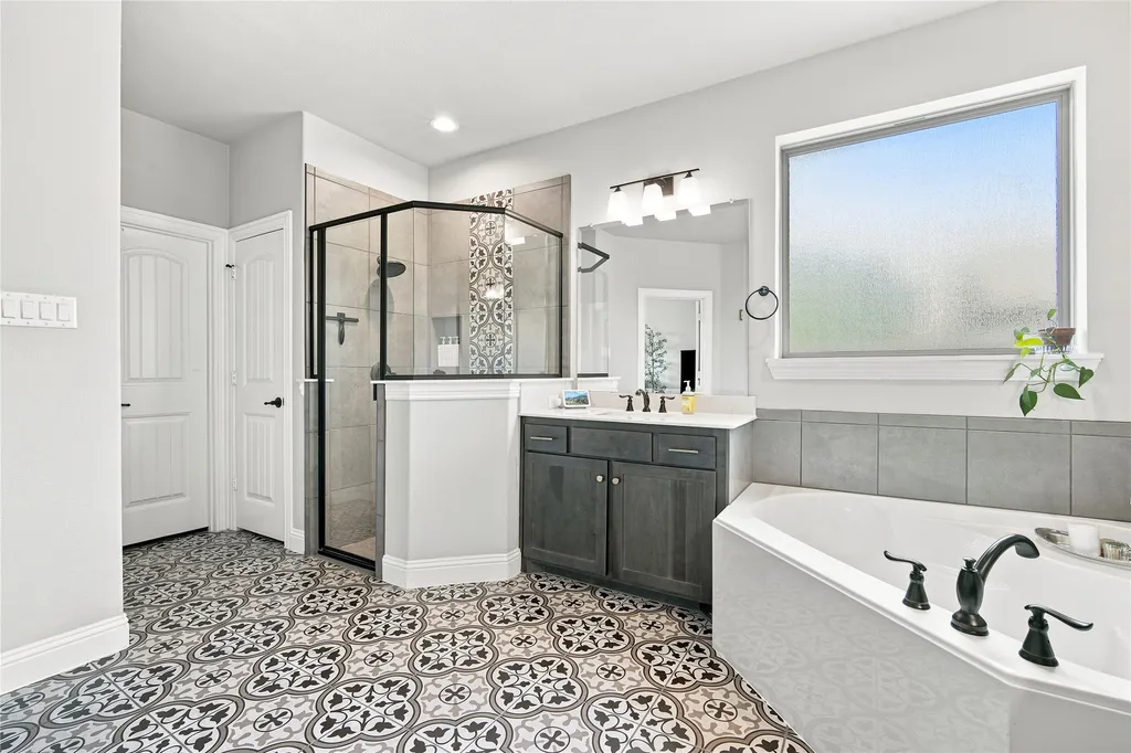 205 Canterbury Court Midlothian TX 76065