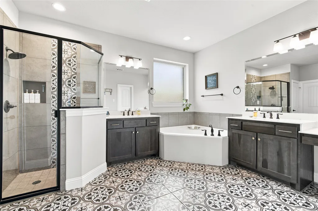 205 Canterbury Court Midlothian TX 76065
