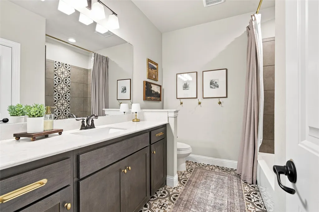205 Canterbury Court Midlothian TX 76065