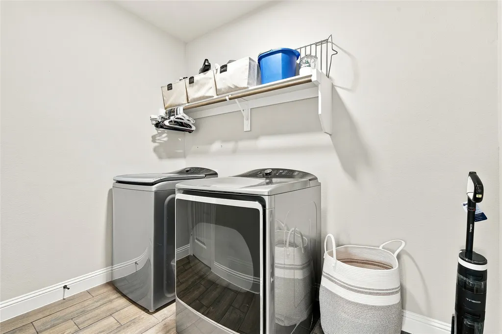 205 Canterbury Court Midlothian TX 76065