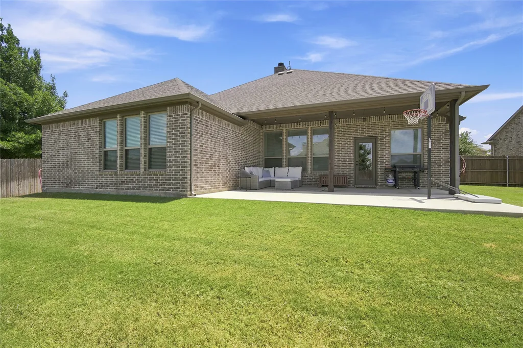 205 Canterbury Court Midlothian TX 76065