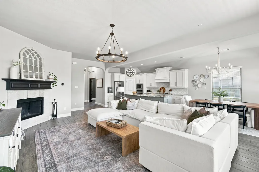 205 Canterbury Court Midlothian TX 76065