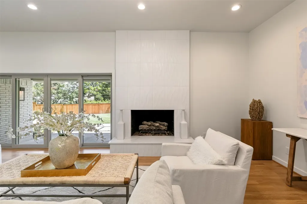 7431 Larchview Dallas TX 75254