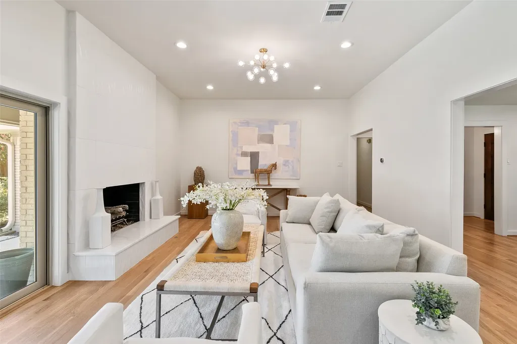 7431 Larchview Dallas TX 75254