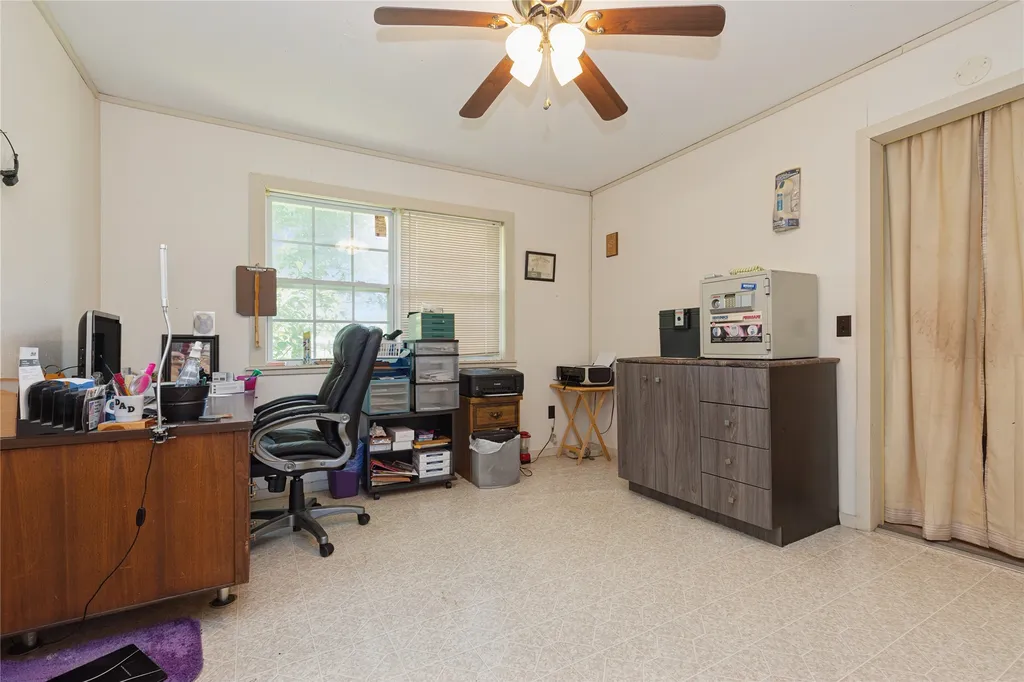 180 County Road 4255 De Kalb TX 75559