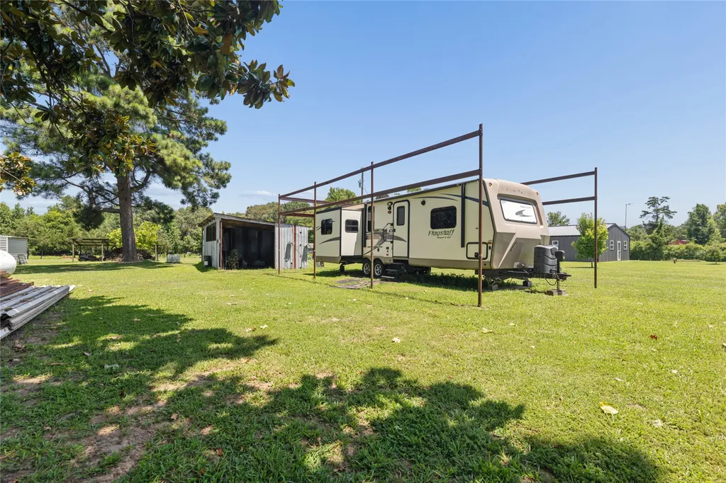 180 County Road 4255 De Kalb TX 75559