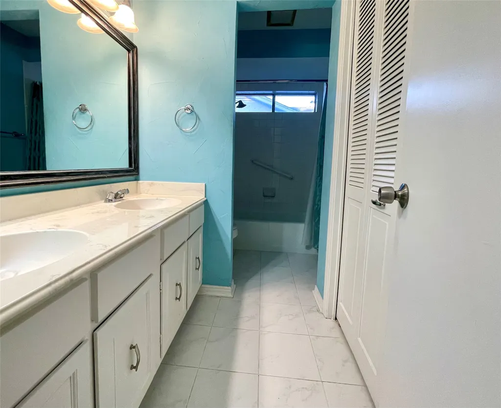 7814 La Manga Drive Dallas TX 75248