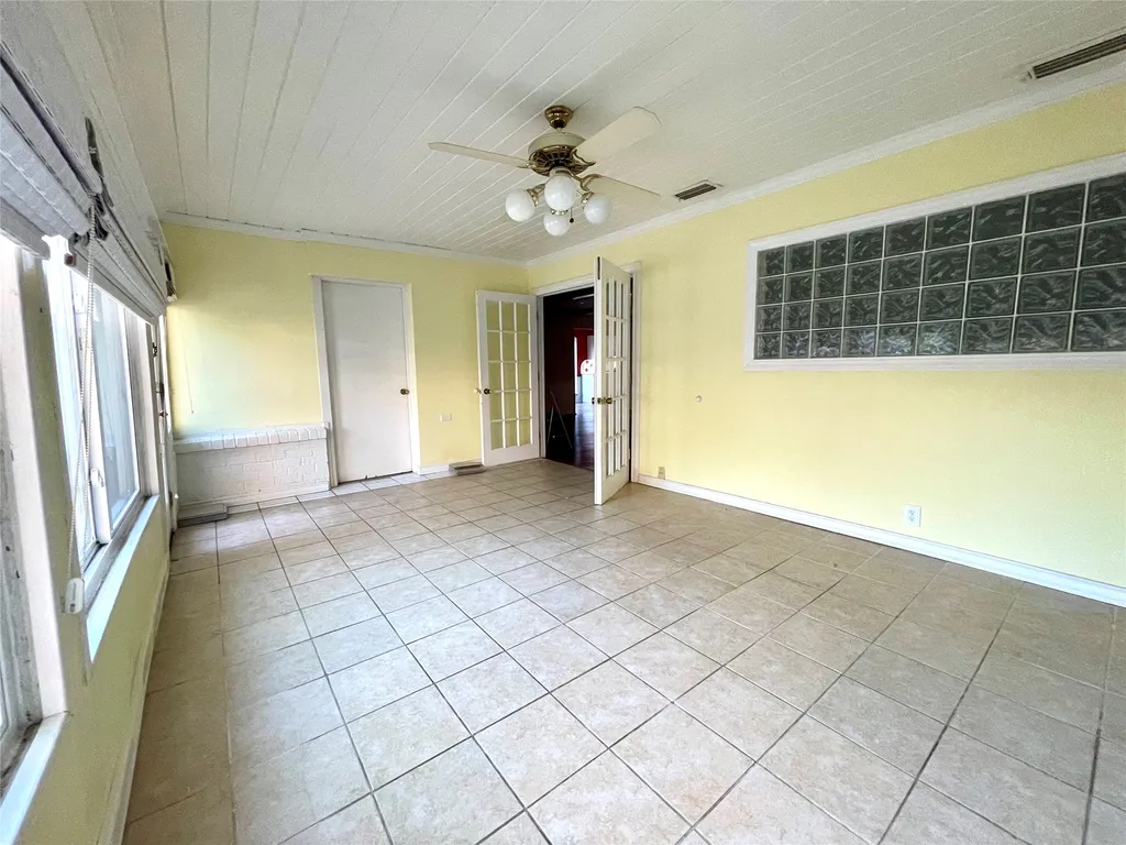 7814 La Manga Drive Dallas TX 75248
