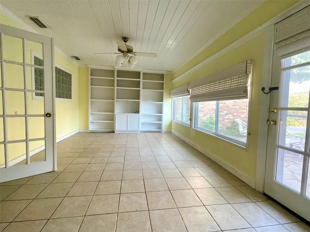 7814 La Manga Drive Dallas TX 75248