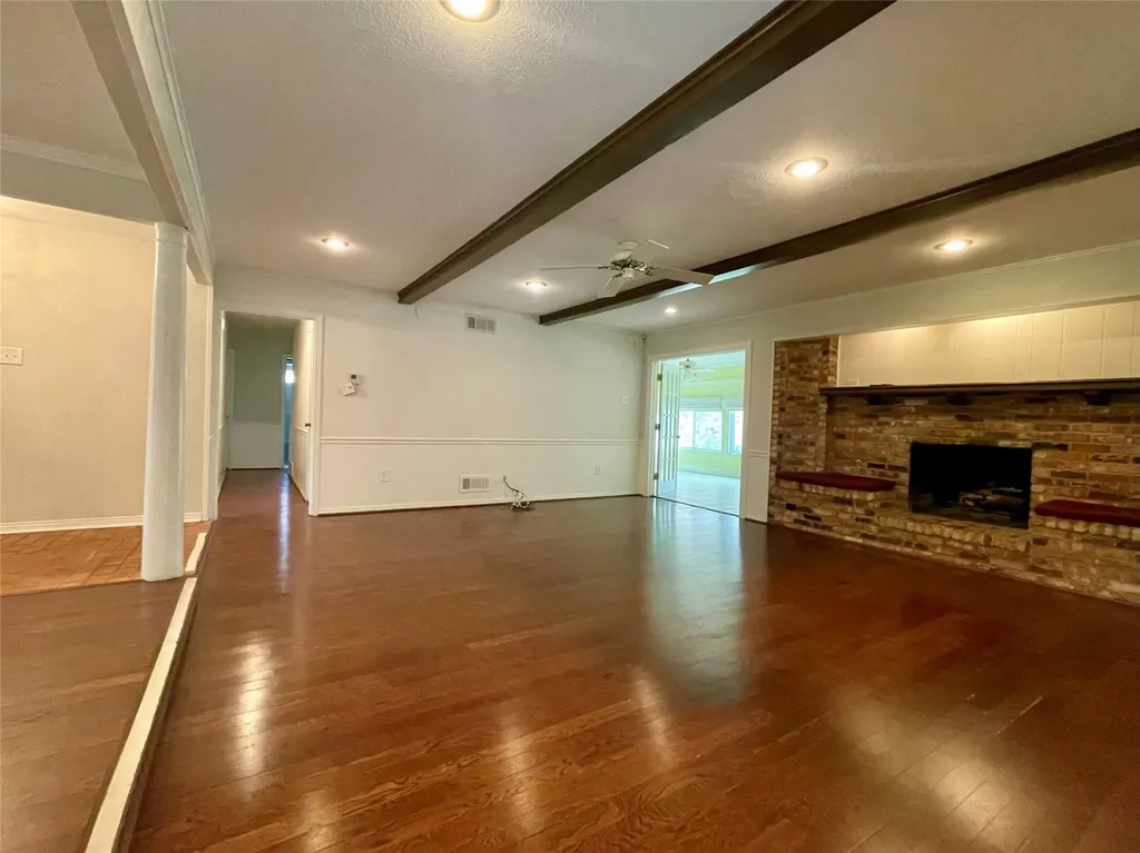 7814 La Manga Drive Dallas TX 75248