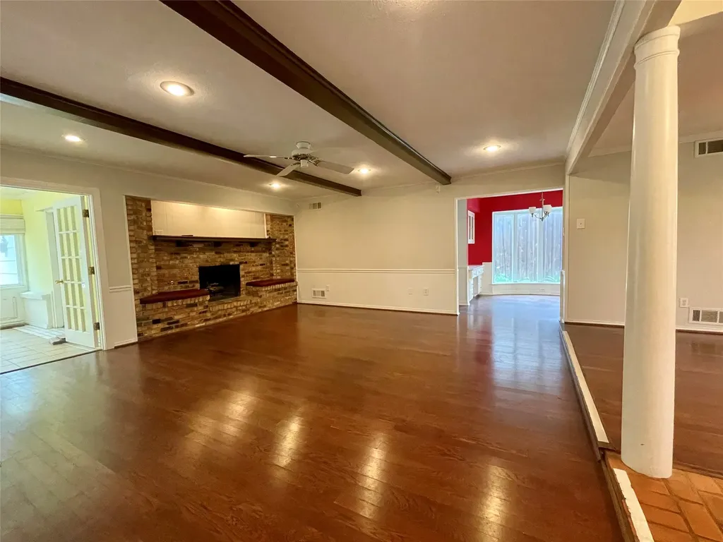 7814 La Manga Drive Dallas TX 75248
