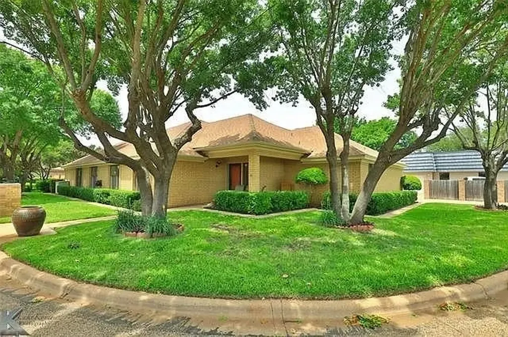55 Surrey Square Abilene TX 79606