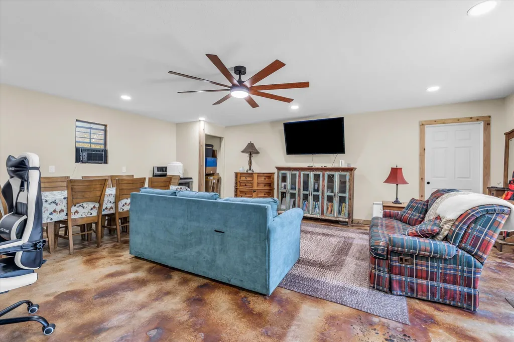 1 Chauna Way Bruceville TX 76630