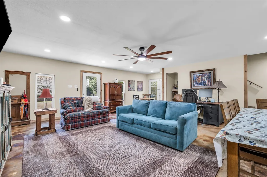 1 Chauna Way Bruceville TX 76630