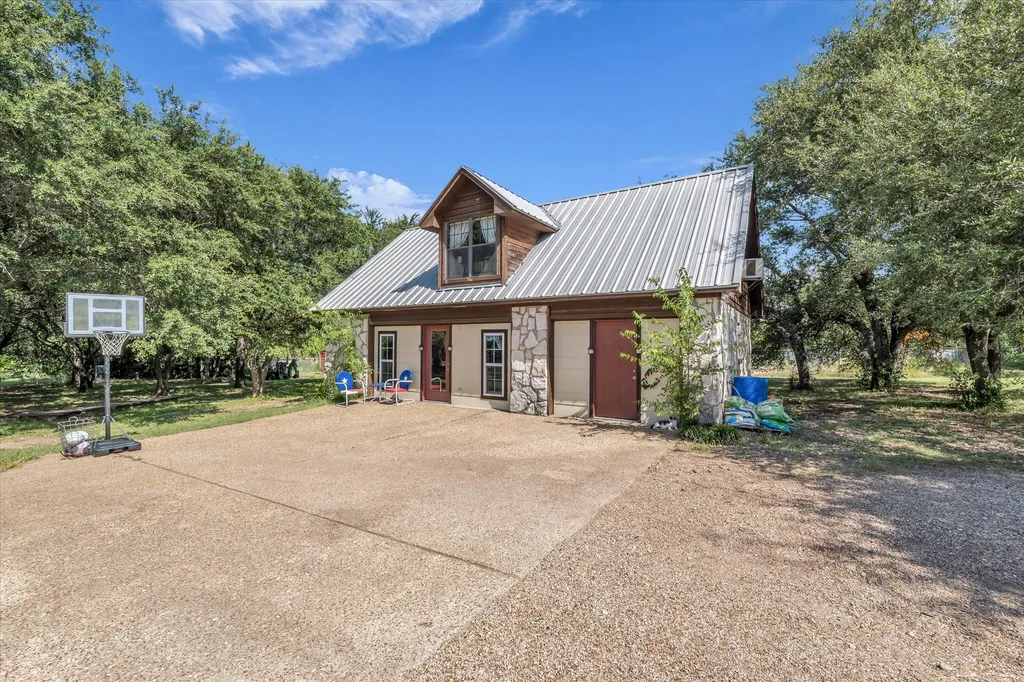 1 Chauna Way Bruceville TX 76630