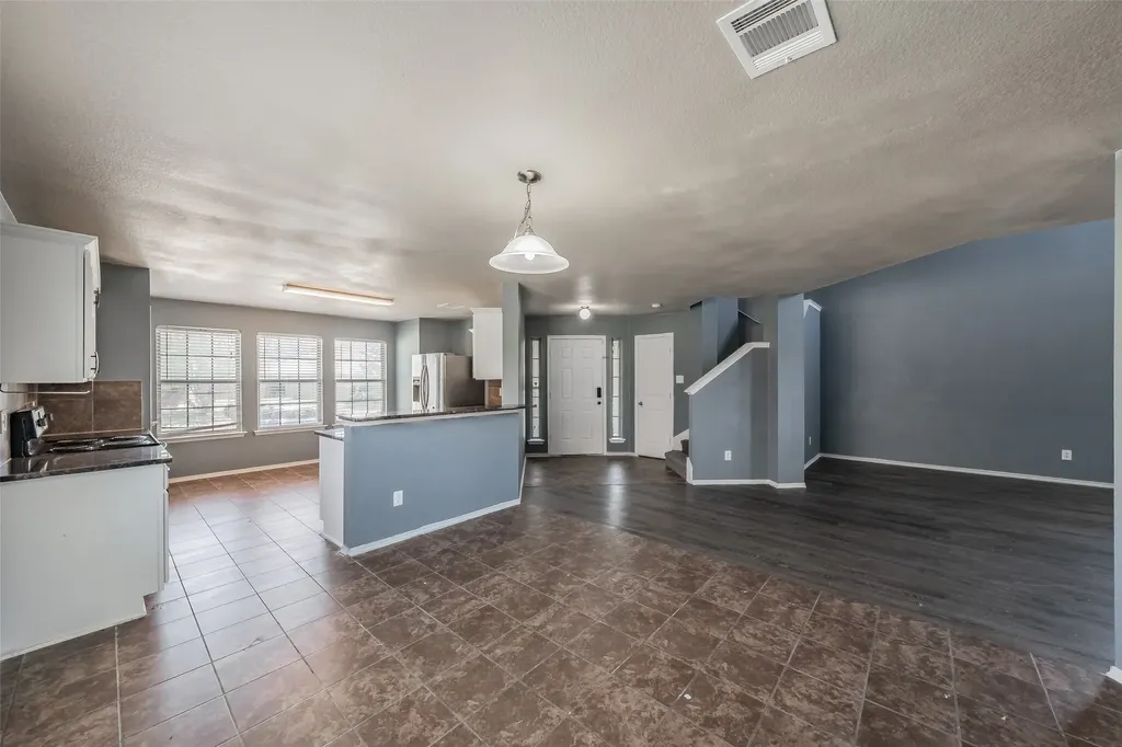 1758 Overlook Drive Lancaster TX 75146