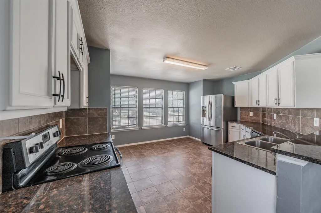 1758 Overlook Drive Lancaster TX 75146