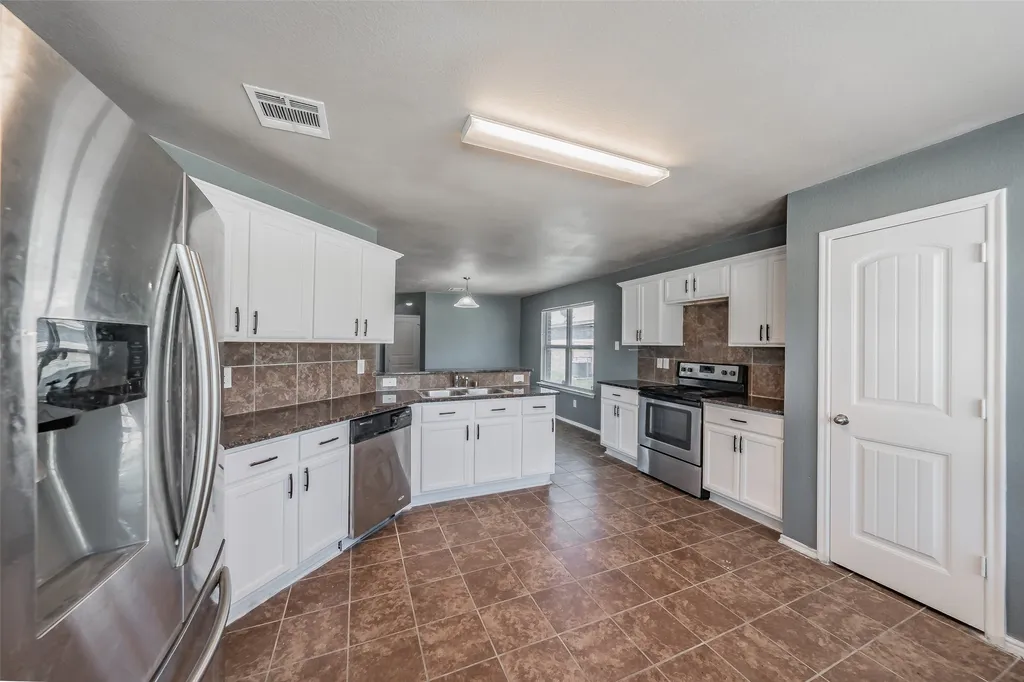 1758 Overlook Drive Lancaster TX 75146