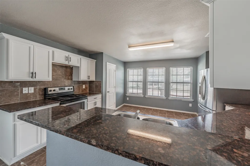 1758 Overlook Drive Lancaster TX 75146