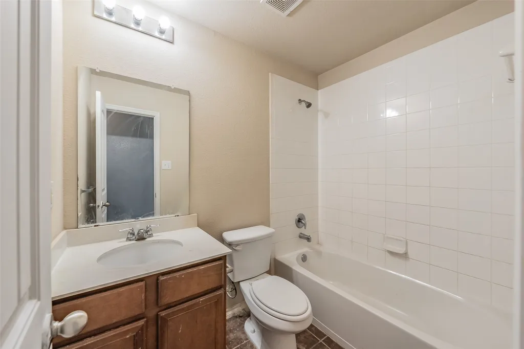1758 Overlook Drive Lancaster TX 75146