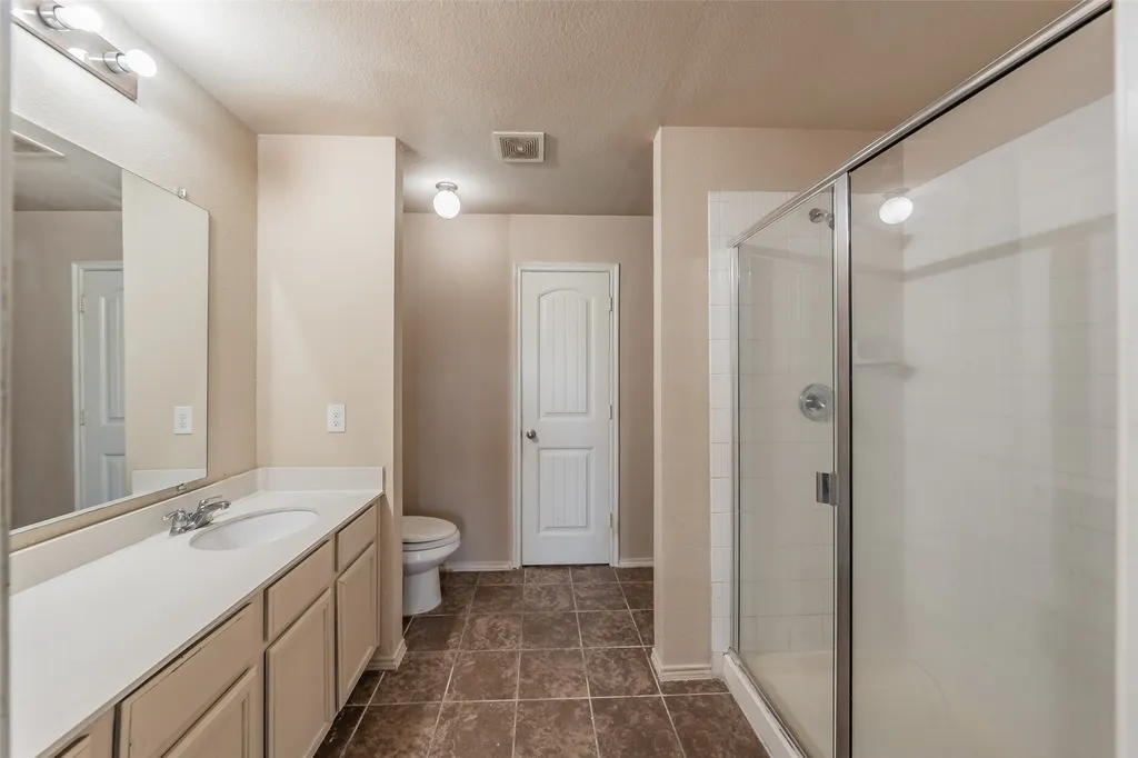 1758 Overlook Drive Lancaster TX 75146