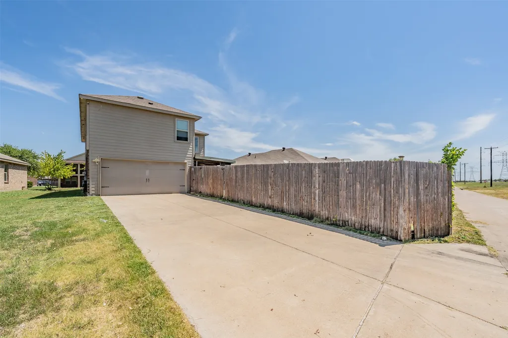 1758 Overlook Drive Lancaster TX 75146